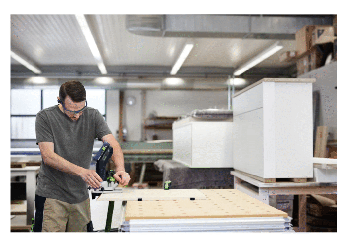 Mod. frezarka do krawędzi aku. MFKC 700 KA EB-Basic