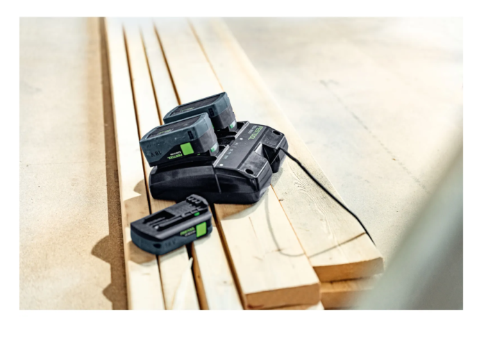 Szybka ładowarka TCL 6 DUO